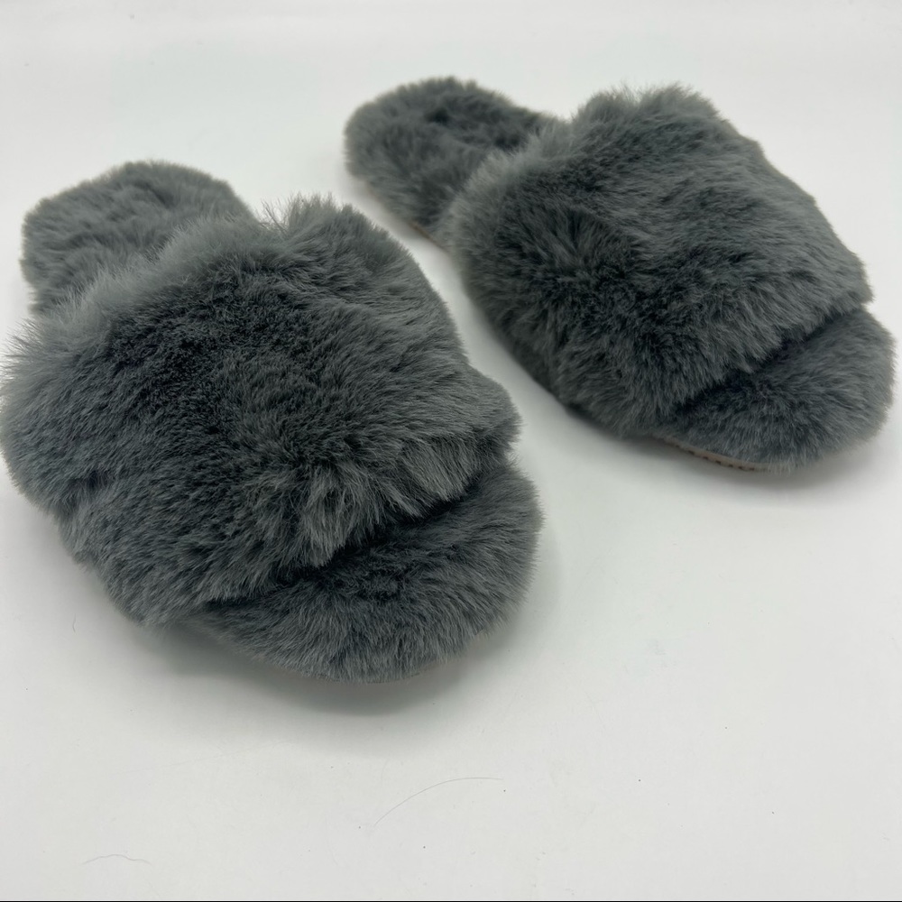 Twelve AM Co. Womens So Good Fluffy Slippers